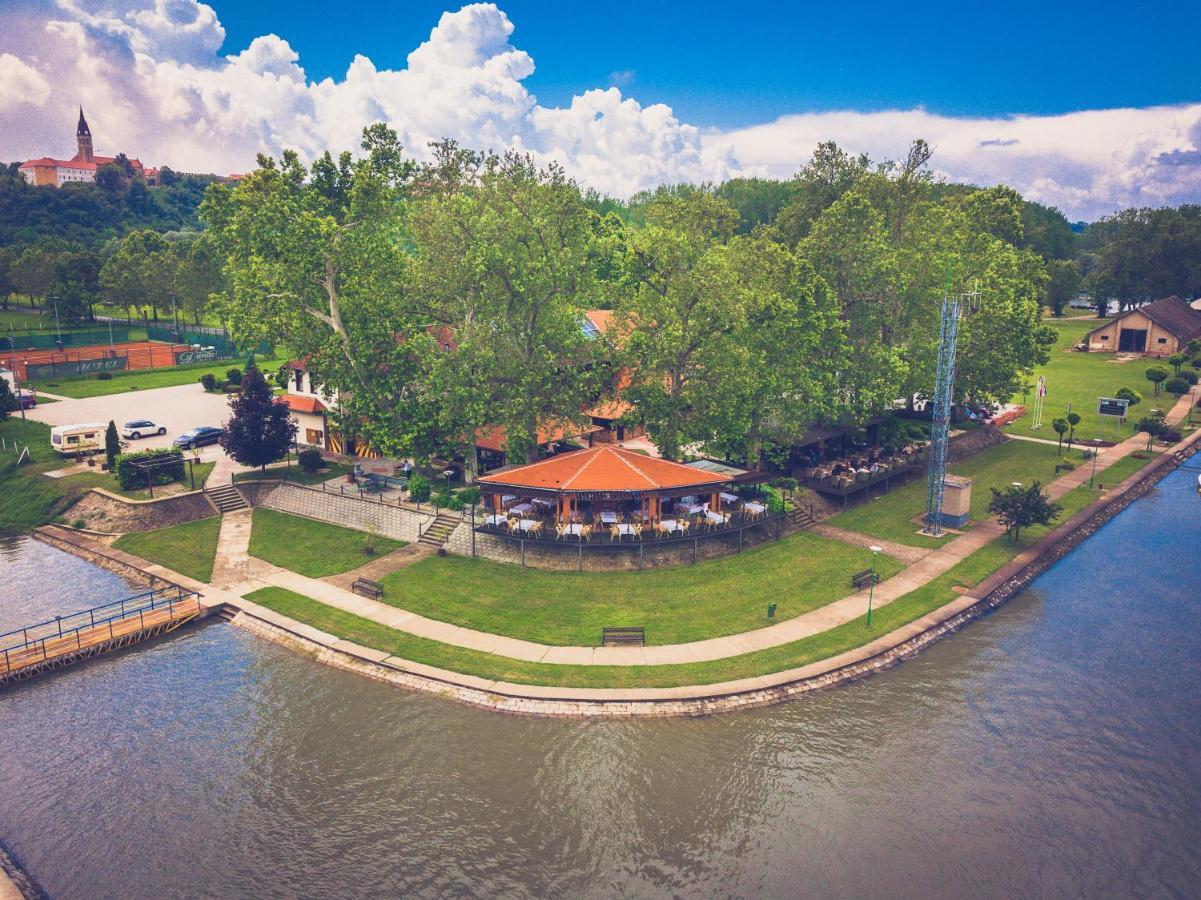 Hotel Dunav Újlak Kültér fotó