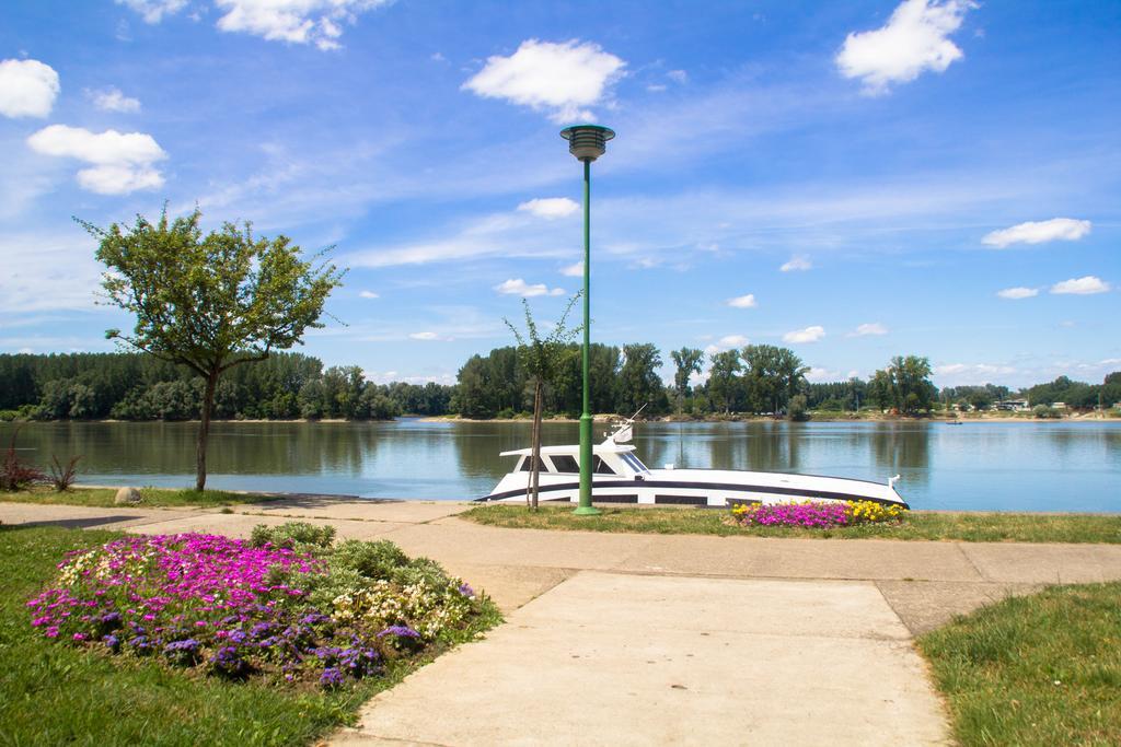 Hotel Dunav Újlak Kültér fotó